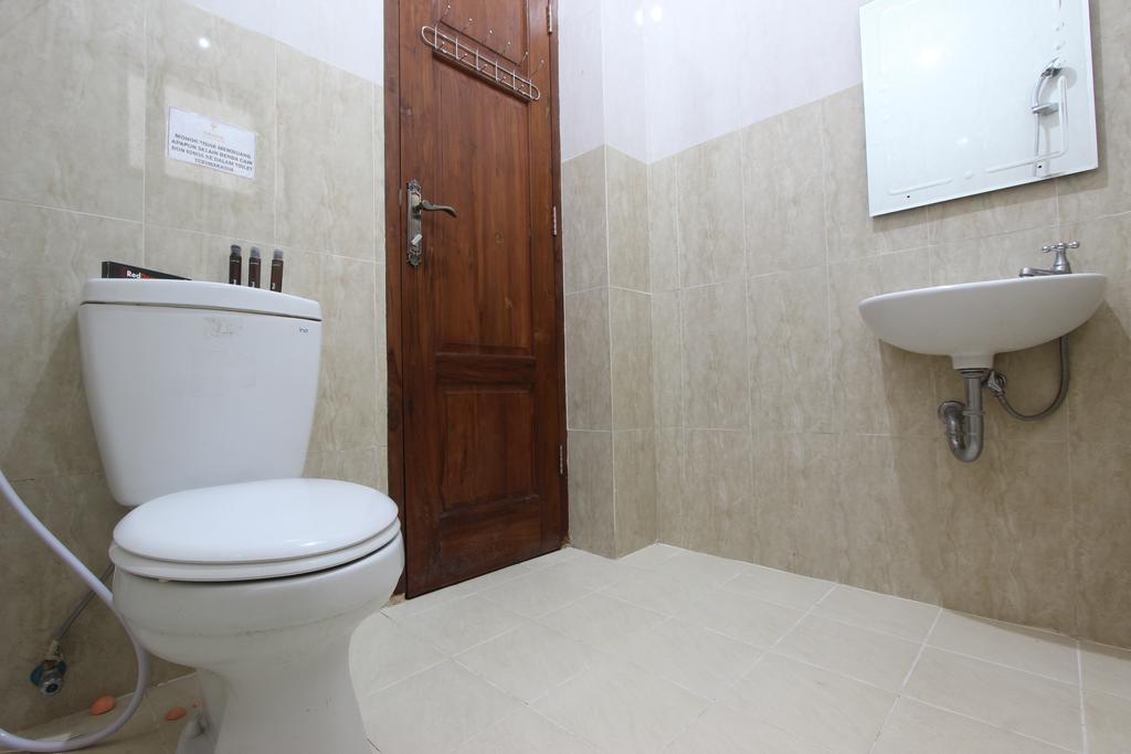 Reddoorz @ Plemburan Otel Sleman  Dış mekan fotoğraf